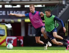 奥运会冠军参加西汉姆联夺冠庆典的是谁